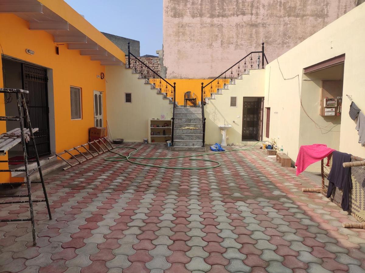 Nidhivan Homestay Vrindāvan Exteriér fotografie